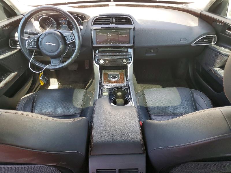 2017 Jaguar Xe VIN SAJAK4BN3HA953940 COPART salvage auction — MINOR DENT/SCRATCHES, Fl - Dis/Dlr/Exp Only Clean Title, sold $425 on 2026-07-02 (photo 8)