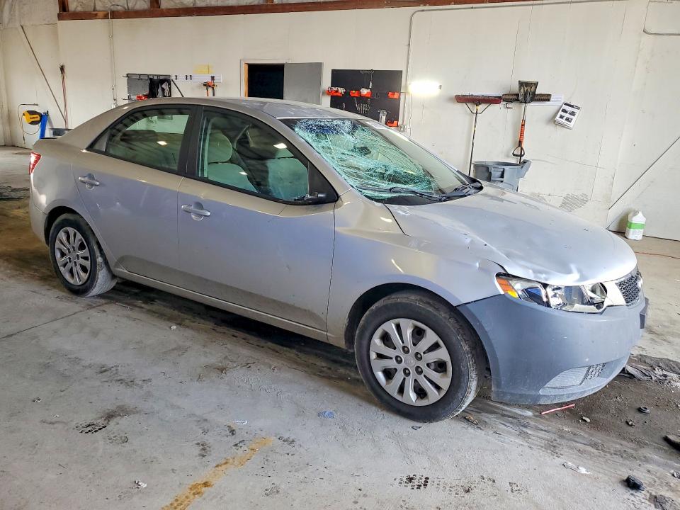 2011 Kia Forte VIN KNAFU4A20B5885972 COPART salvage auction — ROOF, Ky - Cert Of Title-Salvage, sold $275 on 2026-07-20 (photo 4)