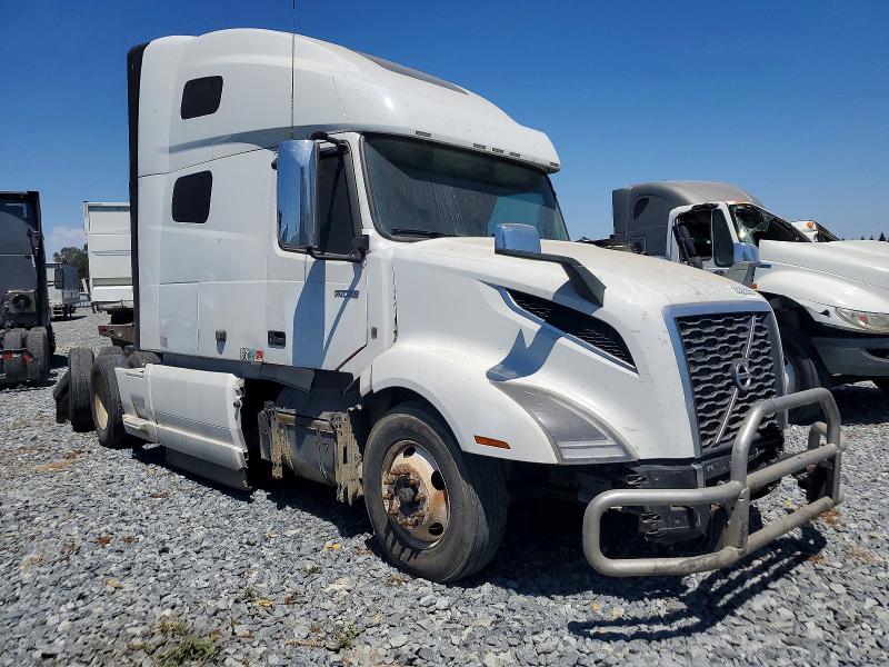 2022 Volvo VIN 4V4NC9EJ1NN305993 — COPART salvage auction photo