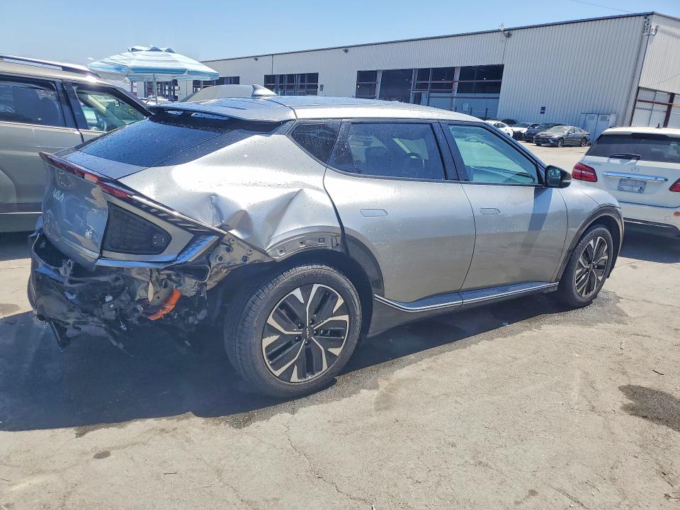 2023 Kia Ev6 VIN KNDC34LA4P5604017 COPART salvage auction — REAR END, CA - NON-REPAIRABLE VEHICLE CERT, sold $4,800 on 2026-07-13 (photo 3)