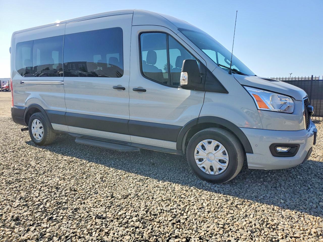2022 Ford Transit VIN 1FBAX2CG9NKA69094 COPART salvage auction — Minor Dent/Scratches, CA - DIS/DLR/EXP ONLY CLEAN TITLE (P), sold $30,250 on 2026-06-29 (photo 4)