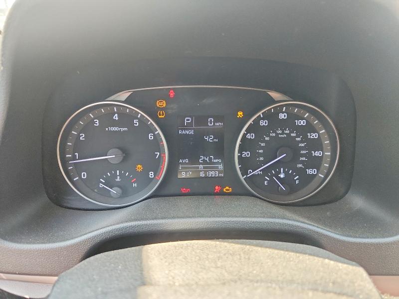 2017 Hyundai Elantra VIN KMHD84LF3HU152775 COPART salvage auction — NORMAL WEAR, Mt - Certificate Of Title, sold $1,150 on 2026-07-02 (photo 9)