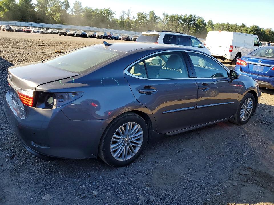 2014 Lexus VIN JTHBK1GG6E2088168 COPART salvage auction — MINOR DENT/SCRATCHES, MD - CERT OF SALVAGE > 75% DAMAGE, sold $5,900 on 2026-07-27 (photo 3)