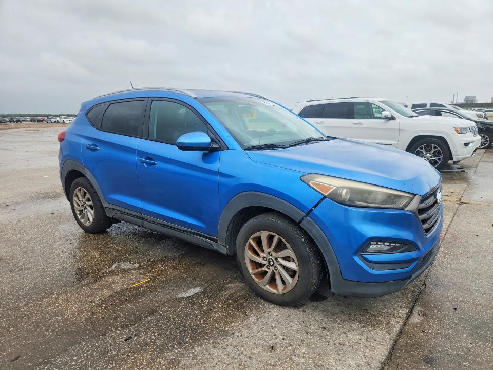 2016 Hyundai Tucson VIN KM8J33A47GU062346 COPART salvage auction — MINOR DENT/SCRATCHES, La - Certificate Of Title, sold $2,500 on 2026-07-22 (photo 4)
