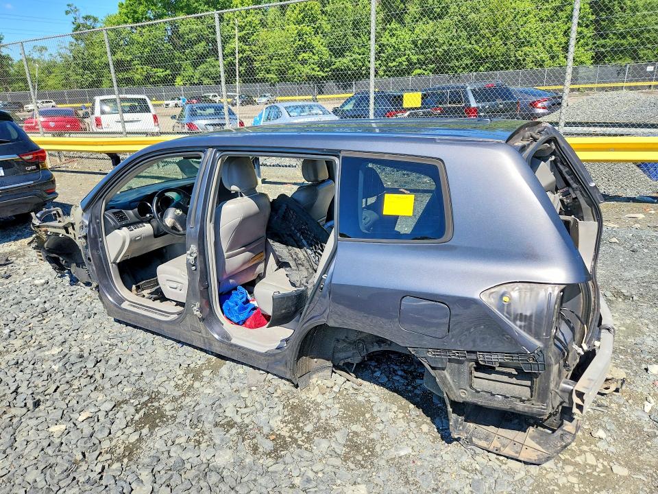 2010 Toyota Highlander VIN 5TDDK3EH7AS037170 COPART salvage auction — STRIPPED, Md - Cert Of Salvage > 75% Damage, sold $200 on 2026-07-14 (photo 2)