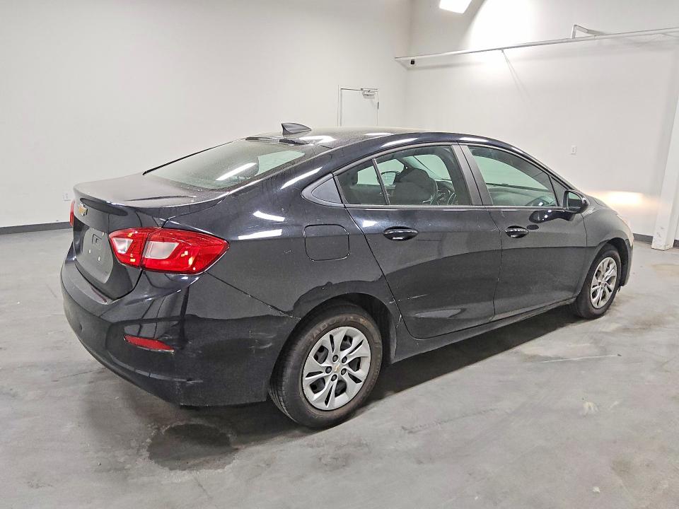 2019 Chevrolet Cruze VIN 1G1BC5SM8K7111167 COPART salvage auction — MINOR DENT/SCRATCHES, Ma - Certificate Of Title, sold $1,650 on 2026-07-07 (photo 3)