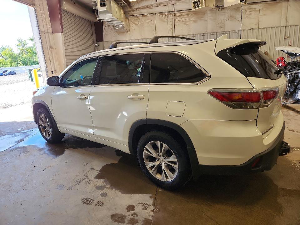 2015 Toyota VIN 5TDJKRFH2FS183293 COPART salvage auction — HAIL, Wi - Certificate Of Title, sold $6,200 on 2026-07-20 (photo 2)