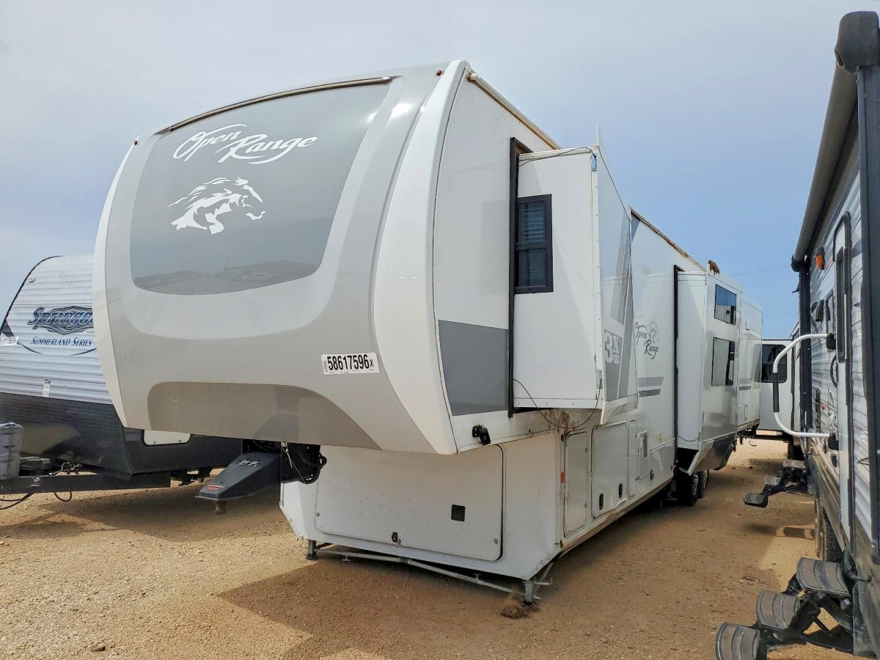 2025 Highland Ridge VIN 58TCM0BV0S3BD3069 COPART salvage auction — Rollover, TX - SALVAGE VEHICLE TITLE, sold $24,900 on 2026-07-09 (photo 2)