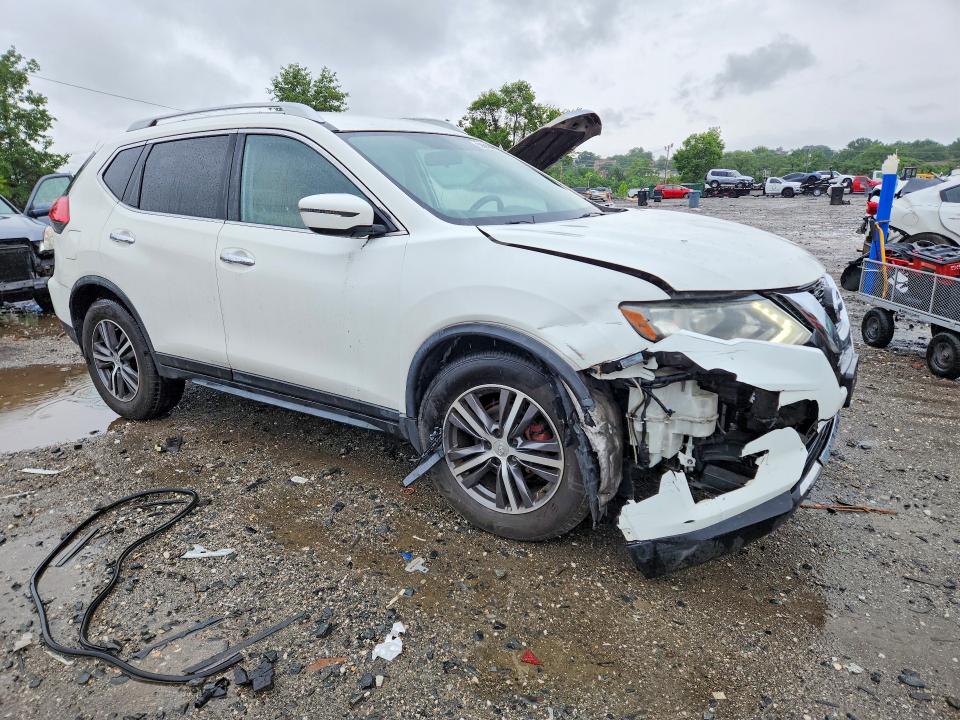 2017 Nissan VIN JN8AT2MV4HW000674 COPART salvage auction — FRONT END, Salvage Title, sold $1,600 on 2026-07-09 (photo 4)