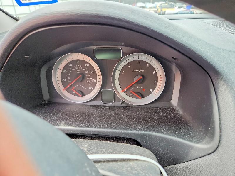 2013 Volvo C70 VIN YV1672MC5DJ137063 COPART salvage auction — SIDE, TX - SALVAGE VEHICLE TITLE (P), sold $200 on 2026-08-18 (photo 9)