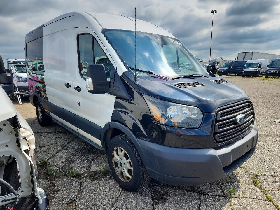 2015 Ford Transit VIN 1FTYR2CM1FKA72972 COPART salvage auction — MINOR DENT/SCRATCHES, MI - CERTIFICATE OF TITLE, sold $7,000 on 2026-07-09 (photo 4)