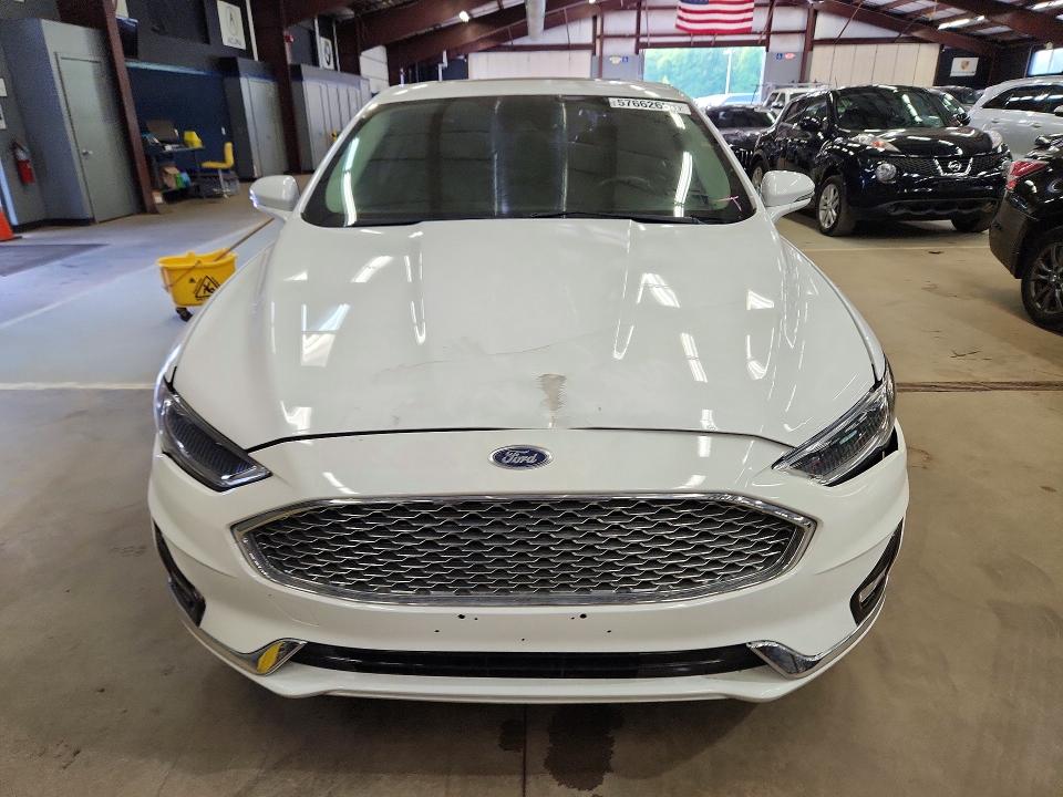 2020 Ford Fusion VIN 3FA6P0RU4LR100186 COPART salvage auction — FRONT END, Va - Certificate Of Title, sold $7,100 on 2026-07-24 (photo 5)