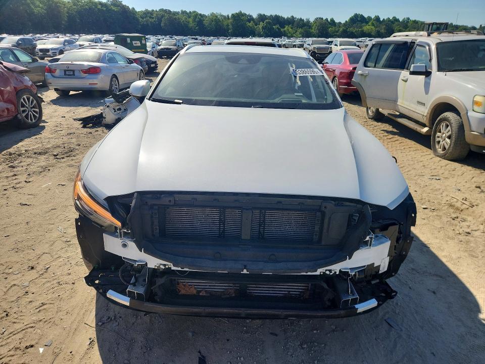 2020 Volvo V60 VIN YV4102WK6L1037932 COPART salvage auction — SIDE, Md - Cert Of Salvage > 75% Damage, sold $6,000 on 2026-07-07 (photo 5)