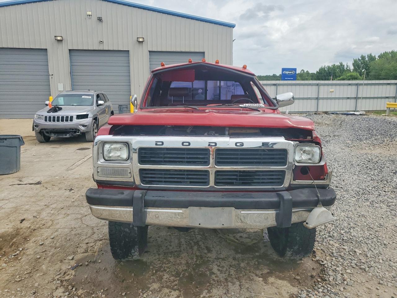 1992 Dodge W-Series VIN 3B7KM23C0NM541732 COPART salvage auction — Rollover, TN - SALVAGE CERTIFICATE, sold $6,600 on 2026-06-25 (photo 5)