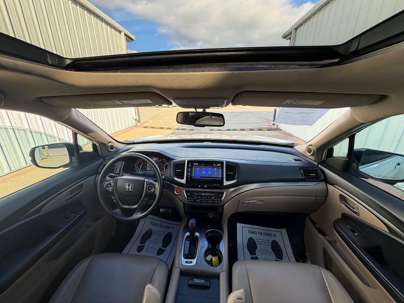 2016 Honda Pilot VIN 5FNYF5H50GB012224 COPART salvage auction — MINOR DENT/SCRATCHES, Tx - Certificate Of Title (P), sold $5,500 on 2026-07-09 (photo 9)