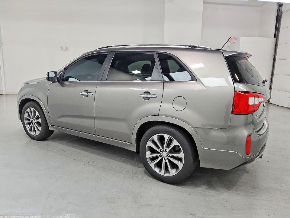 2014 Kia Sorento VIN 5XYKW4A78EG548758 COPART salvage auction — MINOR DENT/SCRATCHES, Wv - Certificate Of Title, sold $2,600 on 2026-07-07 (photo 2)