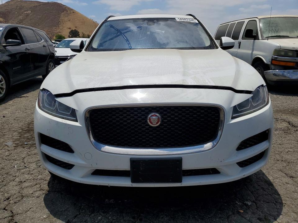 2017 Jaguar F-pace VIN SADCJ2BV9HA493007 COPART salvage auction — VANDALISM, Ca - Dis/Dlr/Exp Only Clean Title (P), sold $3,450 on 2026-07-29 (photo 5)