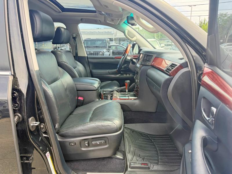 2011 Lexus Lx 570 VIN JTJHY7AX5B4082039 COPART salvage auction — MINOR DENT/SCRATCHES, MA - CERTIFICATE OF TITLE (P), sold $20,800 on 2026-07-14 (photo 5)