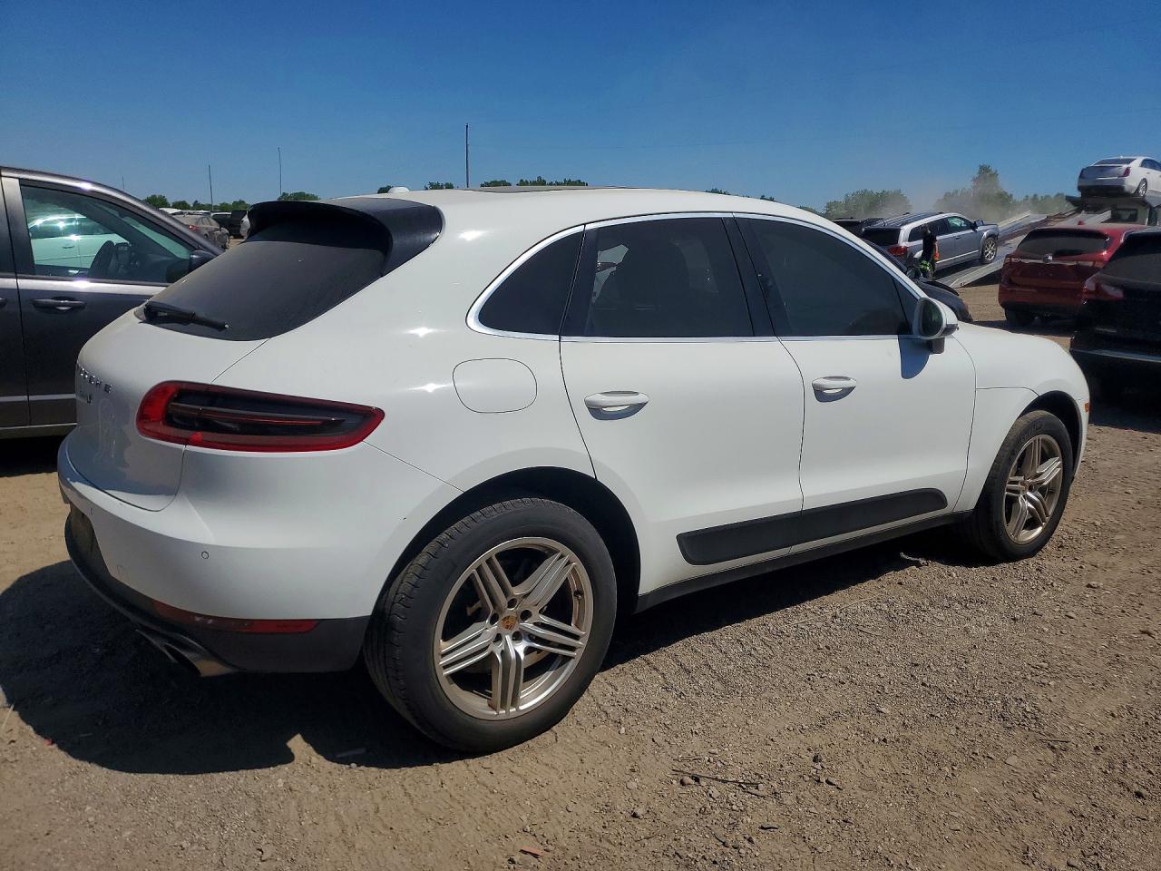 2016 Porsche Macan VIN WP1AB2A56GLB41165 COPART salvage auction — Minor Dent/Scratches, MI - DEALER ONLY CLEAN TITLE (P), sold $5,500 on 2026-07-01 (photo 3)