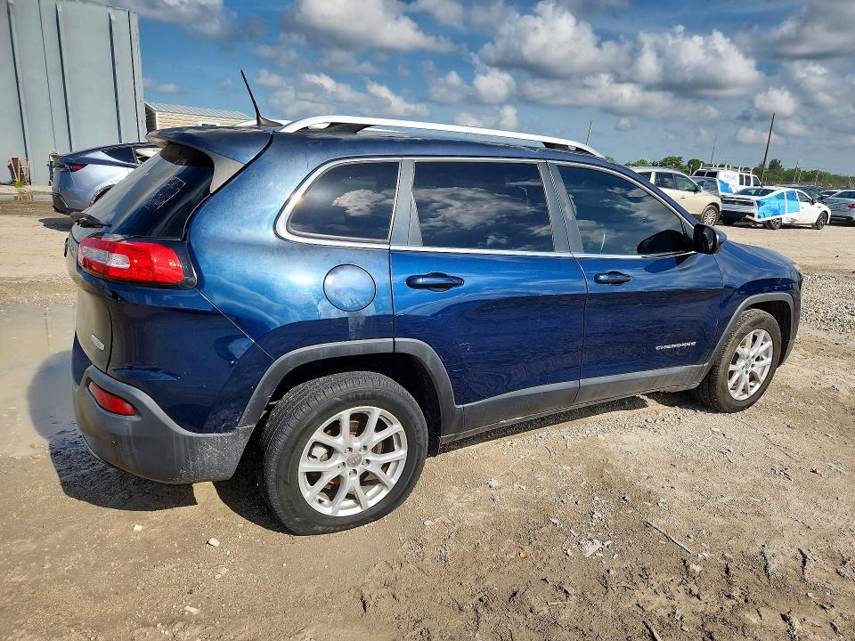 2018 Jeep Cherokee VIN 1C4PJLCB4JD551682 COPART salvage auction — MINOR DENT/SCRATCHES, Fl - Cert Of Title-Rebuilt, sold $1,150 on 2026-08-04 (photo 3)