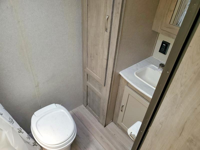 2020 Other rv VIN 5ZT2PUNB1L4004480 COPART salvage auction — MINOR DENT/SCRATCHES, FL - CERT OF TITLE-FLOOD & REBUILT, sold $275 on 2026-07-28 (photo 9)