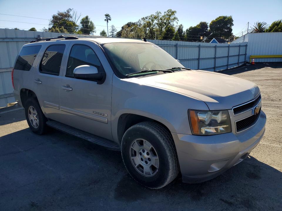 2007 Chevrolet Tahoe VIN 1GNFK13097J150657 COPART salvage auction — MINOR DENT/SCRATCHES, CA - SALVAGE CERTIFICATE, sold $900 on 2026-07-02 (photo 4)