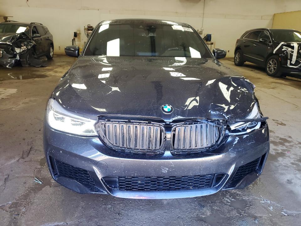 2019 BMW 6er VIN WBAJV6C54KBK08676 COPART salvage auction — FRONT END, Mi - Certificate Of Title, sold $10,800 on 2026-08-07 (photo 5)