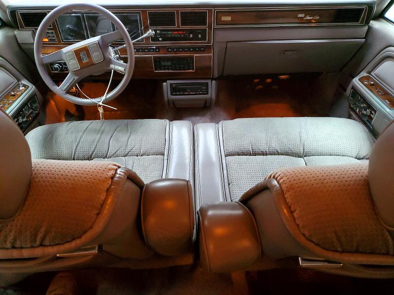 1989 Lincoln TOWN CAR VIN 1LNBM83F7KY627418 COPART salvage auction — BURN, Ny - Mv-907A Salvage Certificate (P), sold $4,400 on 2026-07-28 (photo 8)