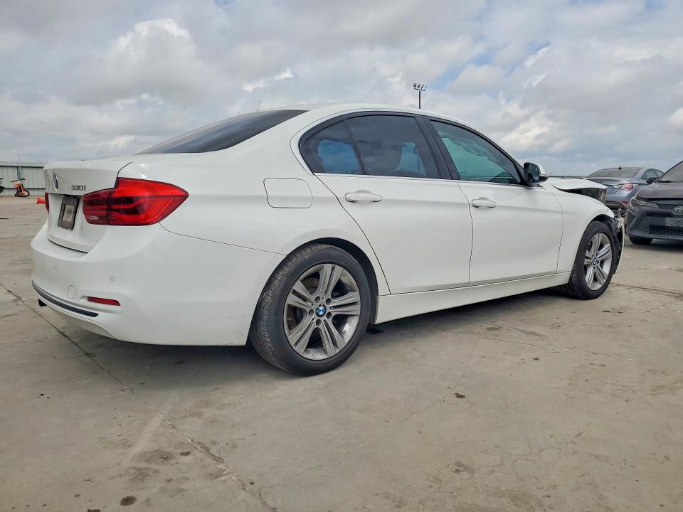 2018 BMW 3er VIN WBA8B9C5XJEE82473 COPART salvage auction — FRONT END, Tx - Salvage Vehicle Title, sold $3,000 on 2026-07-23 (photo 3)