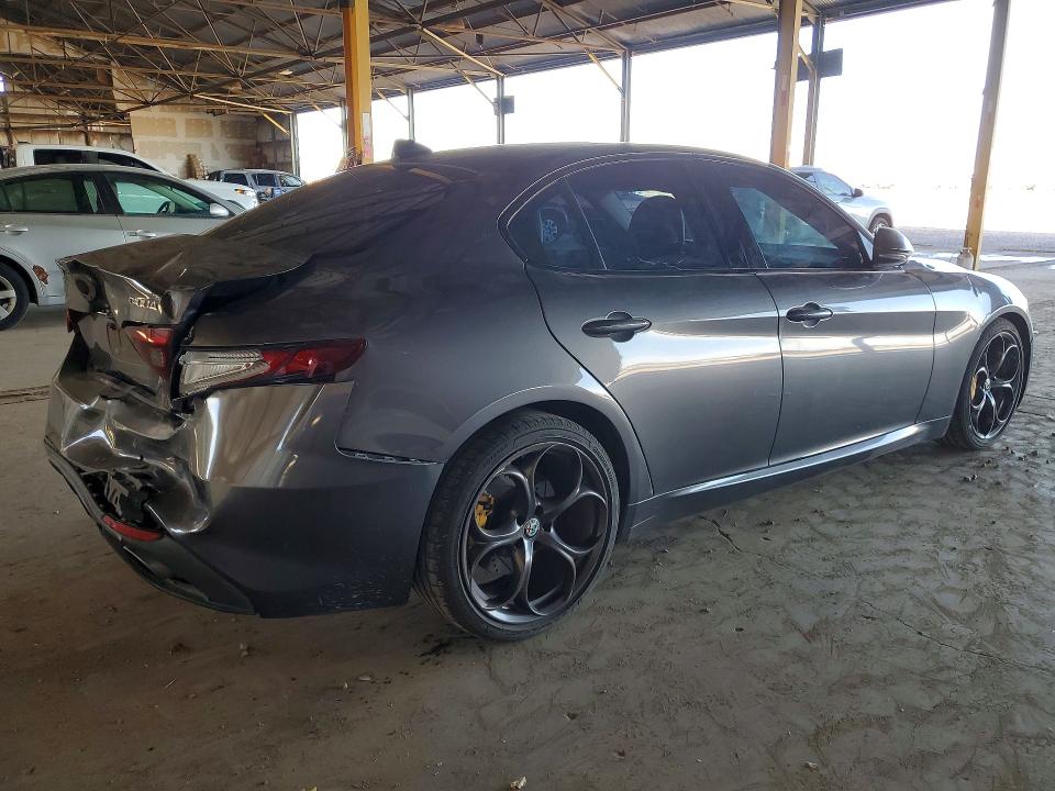 2018 Alfa romeo VIN ZARFAECN2J7572570 COPART salvage auction — REAR END, Az - Cert Of Title - Salvage, sold $3,750 on 2026-07-27 (photo 3)