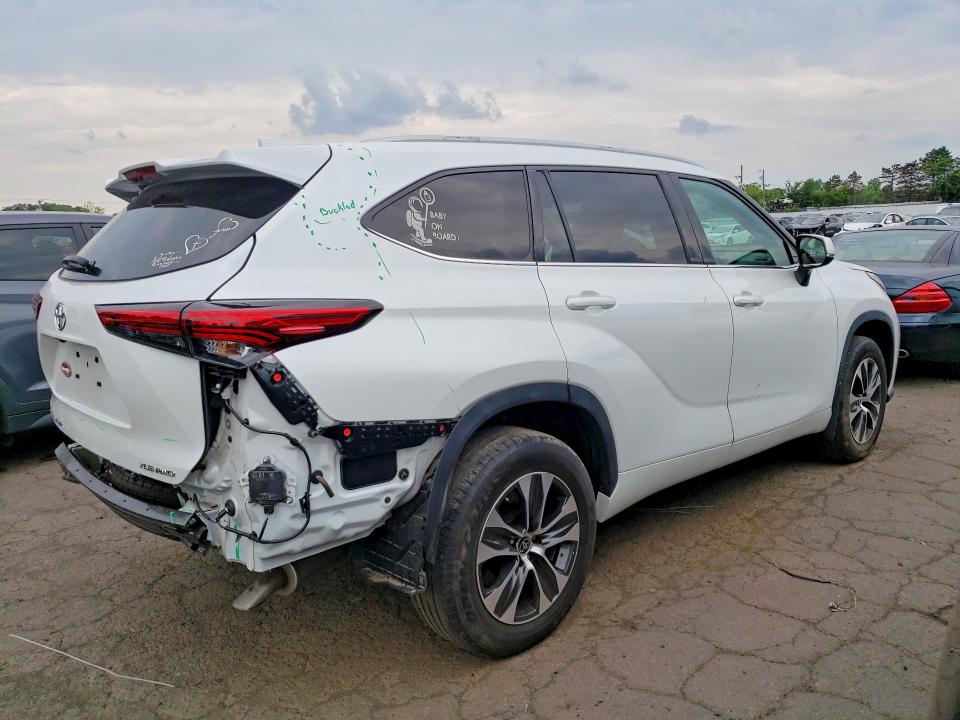 2022 Toyota Highlander VIN 5TDHZRBH1NS569427 COPART salvage auction — REAR END, Ct - Cert Of Title-Salvage, sold $15,200 on 2026-07-24 (photo 3)