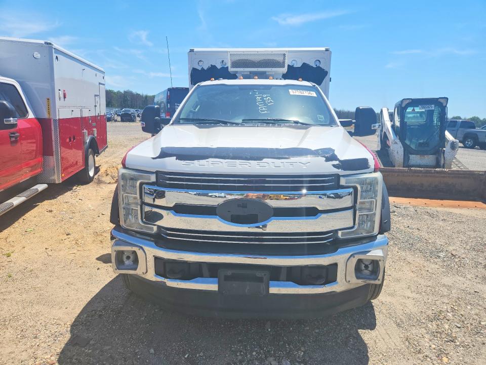 2017 Ford F-550 super duty VIN 1FD0X5HT2HED81058 COPART salvage auction — MINOR DENT/SCRATCHES, Ny - Certificate Of Title, sold $7,300 on 2026-07-29 (photo 5)