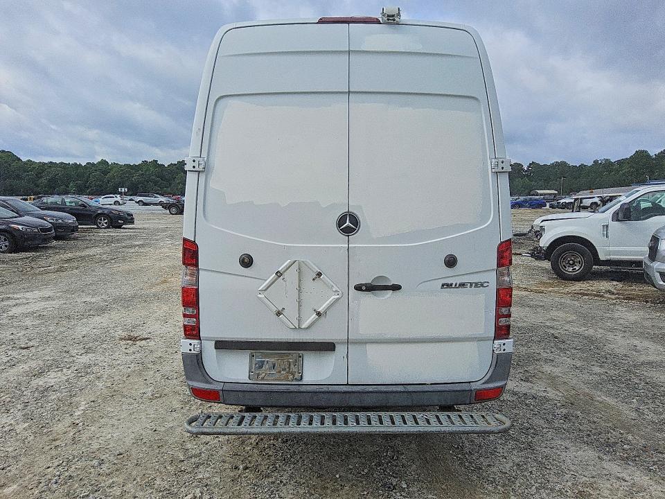 2012 Mercedes-benz Sprinter 2500 VIN WD3PE8CB0C5674629 COPART salvage auction — MINOR DENT/SCRATCHES, Ga - Certificate Of Title, sold $775 on 2026-07-07 (photo 6)