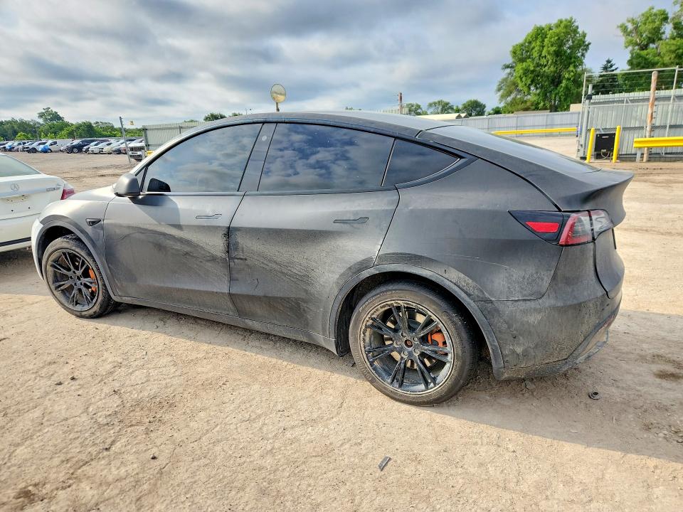 2021 Tesla Model y VIN 5YJYGDED5MF192833 COPART salvage auction — HAIL, Fl - Cert Of Title Slvg Rebuildable, sold $4,950 on 2026-07-13 (photo 2)