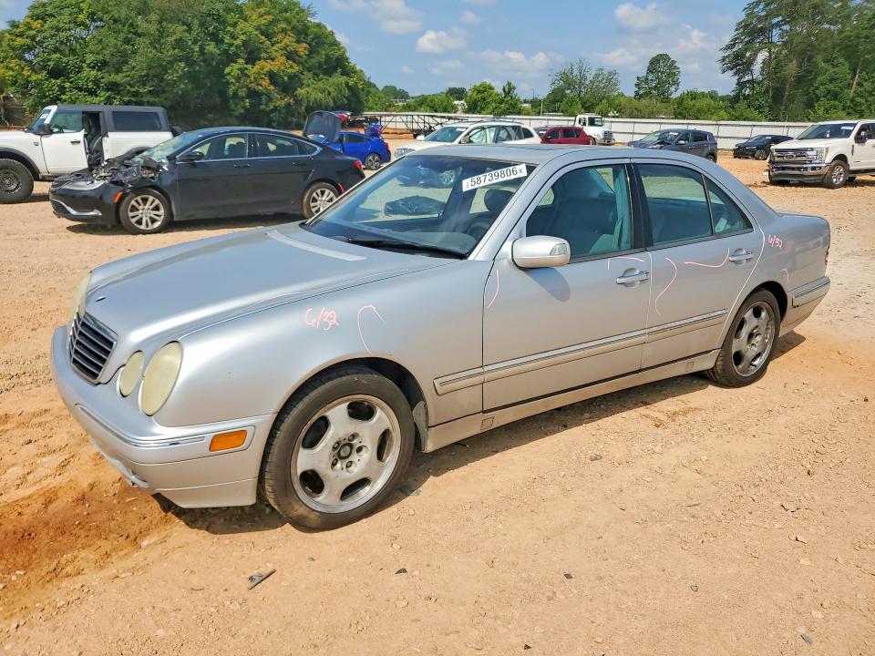 2000 Mercedes-benz E-klasse VIN WDBJF70JXYA985643 COPART salvage auction — REAR END, NC - SALVAGE CERTIFICATE OF TITLE, sold $225 on 2026-07-27 (photo 1)