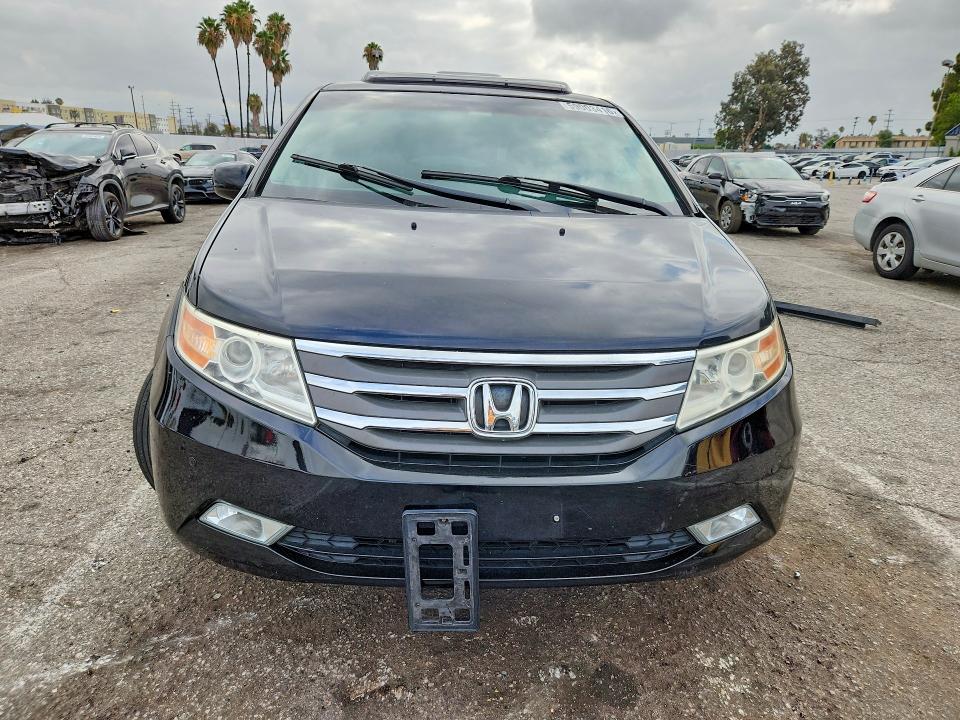 2011 Honda Odyssey VIN 5FNRL5H95BB049116 COPART salvage auction — UNDERCARRIAGE, CA - SALVAGE CERTIFICATE, sold $1,050 on 2026-08-11 (photo 5)