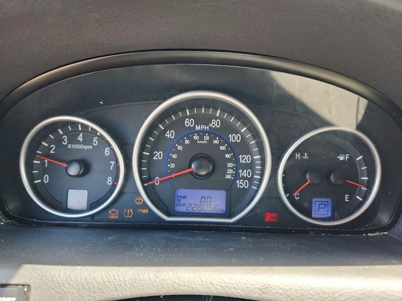 2011 Hyundai Veracruz VIN KM8NU4CC8BU165101 COPART salvage auction — MINOR DENT/SCRATCHES, Ca - Dis/Dlr/Exp Only Clean Title, sold $775 on 2026-07-10 (photo 9)