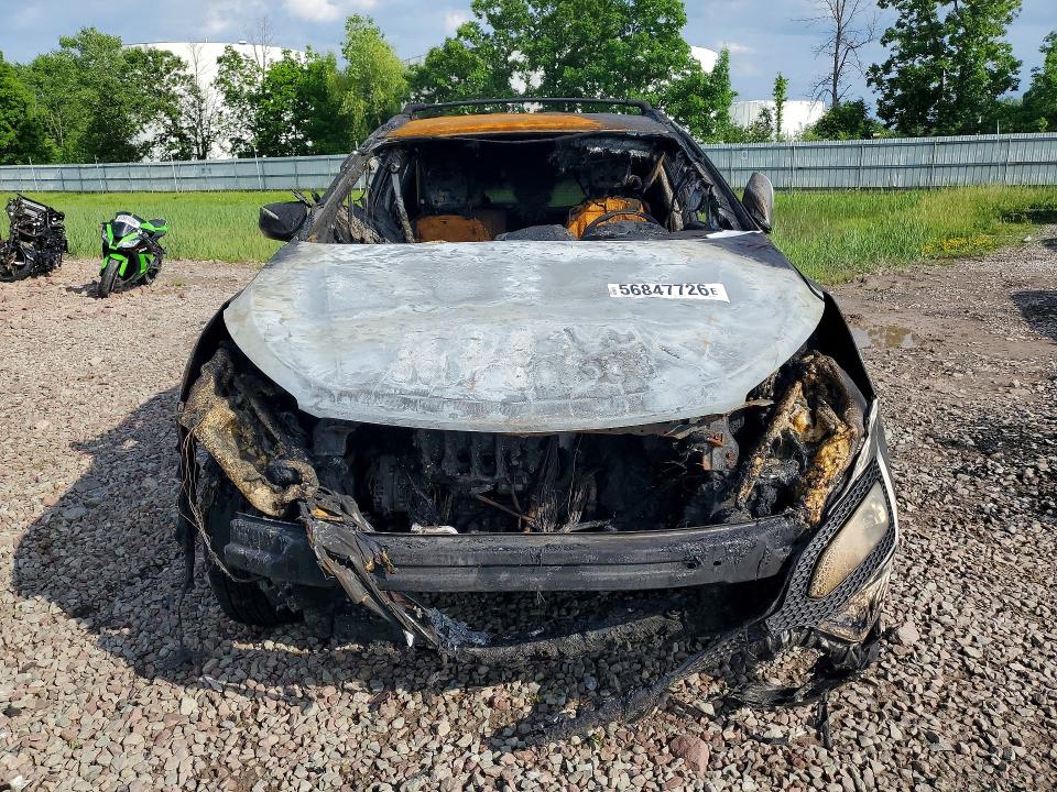 2013 Hyundai Santa fe VIN 5XYZU3LB7DG009613 COPART salvage auction — BURN, NY - MV907A-PARTS ONLY, sold $350 on 2026-07-20 (photo 5)