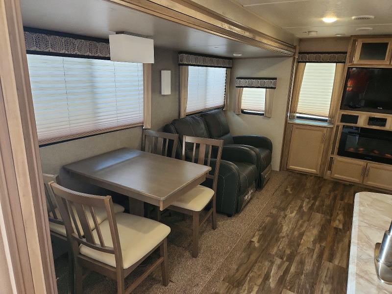 2020 Catalina Coachmen VIN 5ZT2CAYB8LX017540 COPART salvage auction — HAIL, IL - CERTIFICATE OF TITLE, sold $3,850 on 2026-07-22 (photo 6)