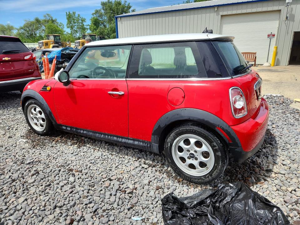 2013 Mini VIN WMWSU3C59DT680536 COPART salvage auction — HAIL, Il - Salvage Certificate, sold $625 on 2026-08-17 (photo 2)