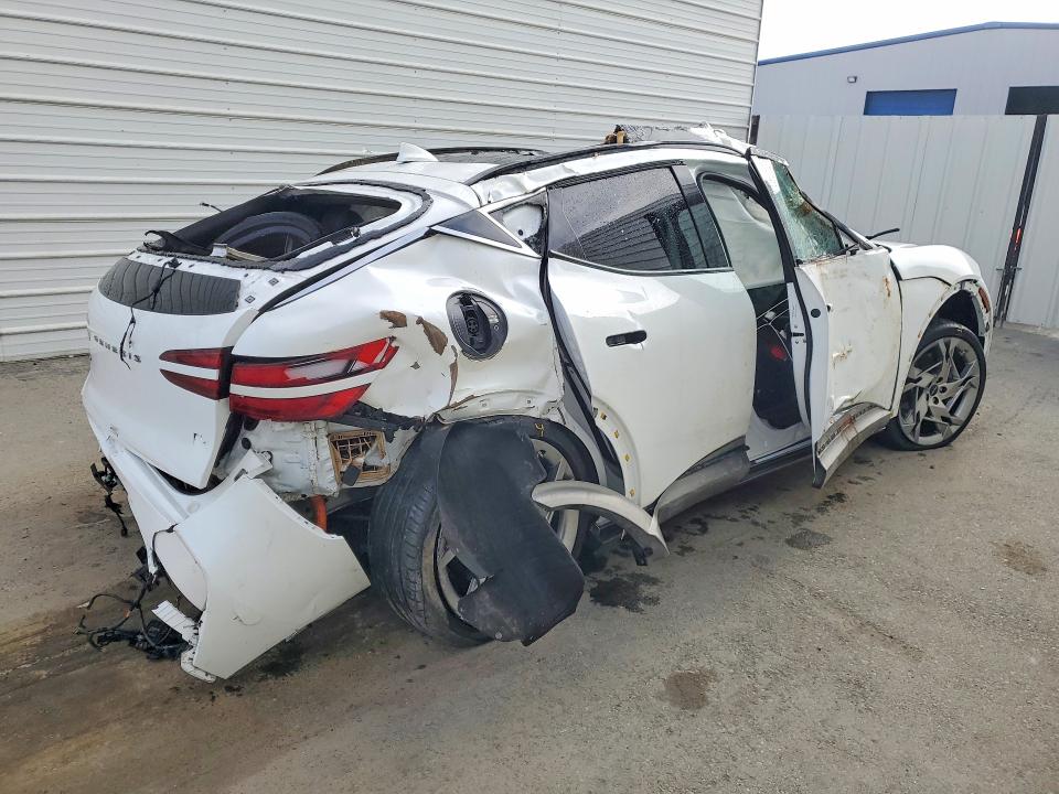 2023 Genesis Gv60 VIN KMUKEDTB1PU013788 COPART salvage auction — ROLLOVER, FL - CERTIFICATE OF DESTRUCTION, sold $1,850 on 2026-07-27 (photo 3)