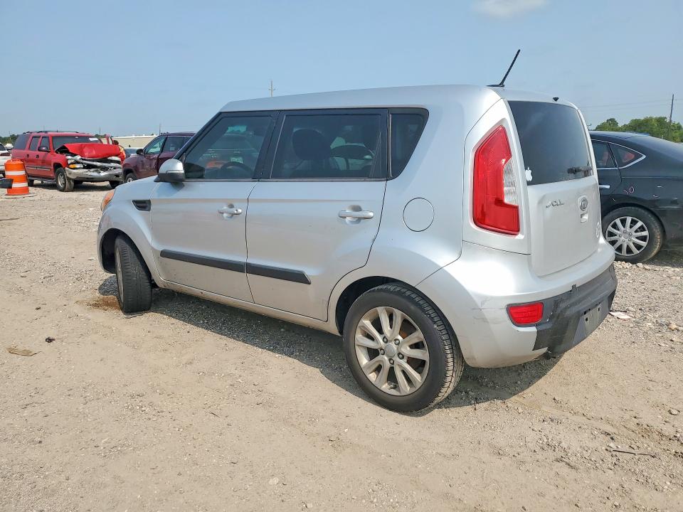 2012 Kia VIN KNDJT2A66C7356975 COPART salvage auction — MINOR DENT/SCRATCHES, Tx - Salvage Vehicle Title, sold $550 on 2026-07-20 (photo 2)