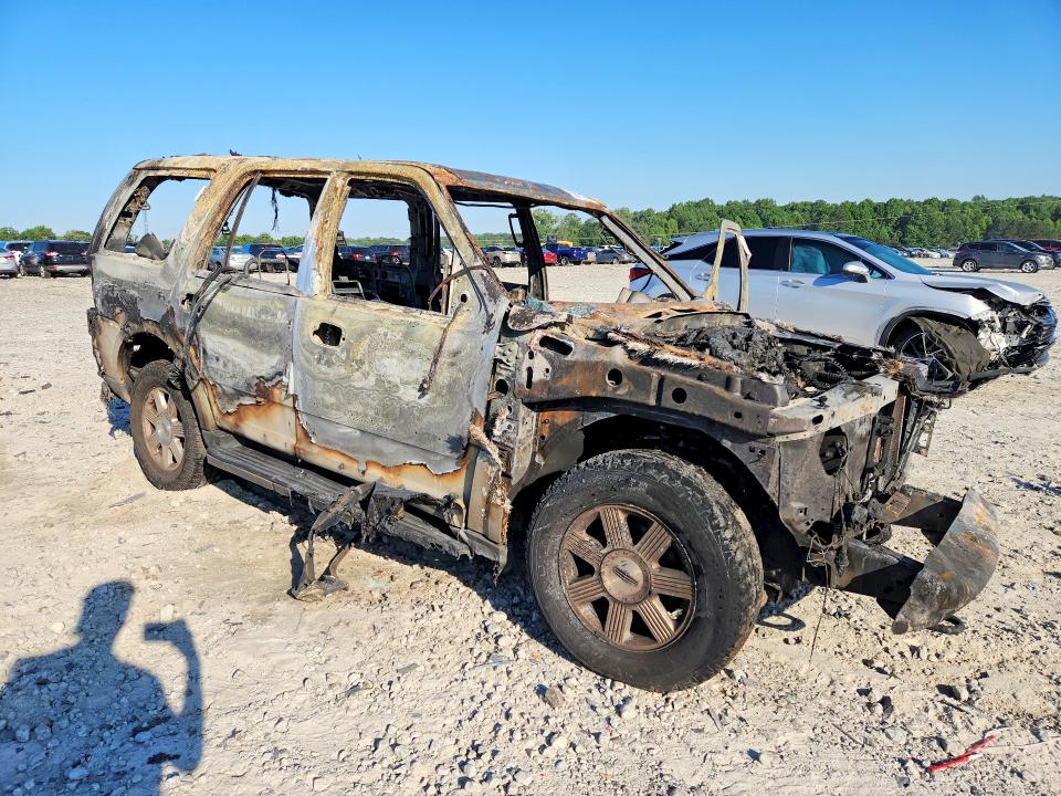 2004 Lincoln Navigator VIN 5LMFU27R54LJ41643 COPART salvage auction — BURN, GA - BILL OF SALE - PARTS ONLY, sold $250 on 2026-07-08 (photo 4)