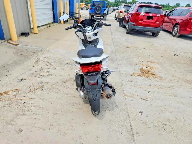 2015 Honda VIN RLHKF1803FY001154 COPART salvage auction — SIDE, WV - SALVAGE CERTIFICATE, sold $60 on 2026-07-30 (photo 4)