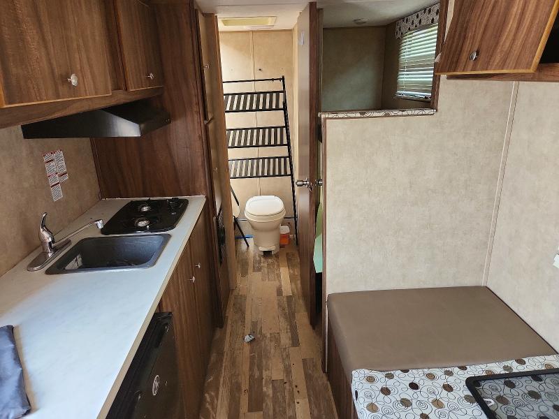 2019 Clipper Recreational vehicle (rv) VIN 5ZT2CWFC5K5041216 COPART salvage auction — SIDE, IL - SALVAGE CERTIFICATE, sold $3,150 on 2026-07-30 (photo 6)