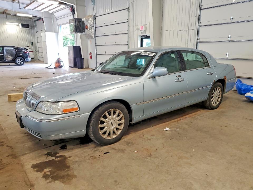 2007 Linc Continental VIN 1LNHM81V67Y625042 COPART salvage auction — FRONT END, MN - CERTIFICATE OF TITLE, sold $550 on 2026-07-02 (photo 1)