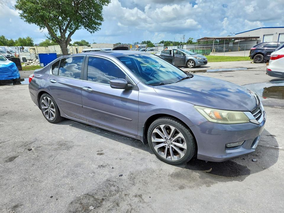 2015 Honda VIN 1HGCR2F58FA087152 COPART salvage auction — ROOF, Fl - Cert Of Title Slvg Rebuildable, sold $2,000 on 2026-07-02 (photo 4)
