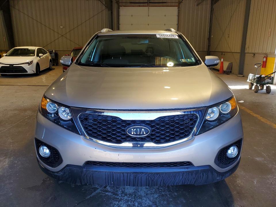 2013 Kia Sorento VIN 5XYKTCA61DG396931 COPART salvage auction — MECHANICAL, Pa - Cert Of Title, sold $1,050 on 2026-07-12 (photo 5)