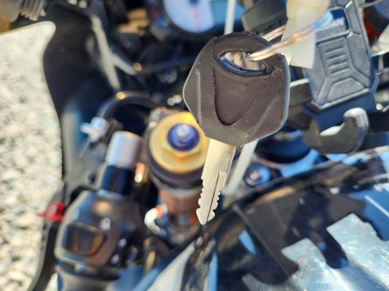 2002 Suzuki Gsx-r1000 VIN JS1GT74AX22108984 COPART salvage auction — ROLLOVER, UT - SALVAGE CERTIFICATE, sold $100 on 2026-07-14 (photo 8)