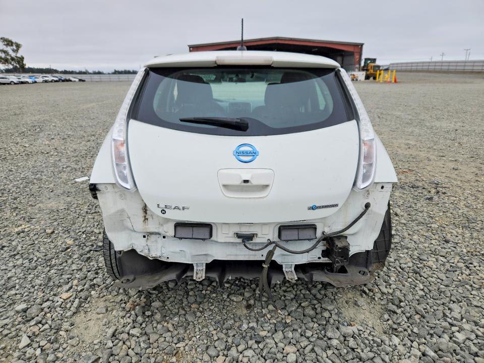 2016 Nissan VIN 1N4AZ0CP4GC301971 COPART salvage auction — REAR END, Ca - Salvage Certificate, sold $475 on 2026-07-02 (photo 6)